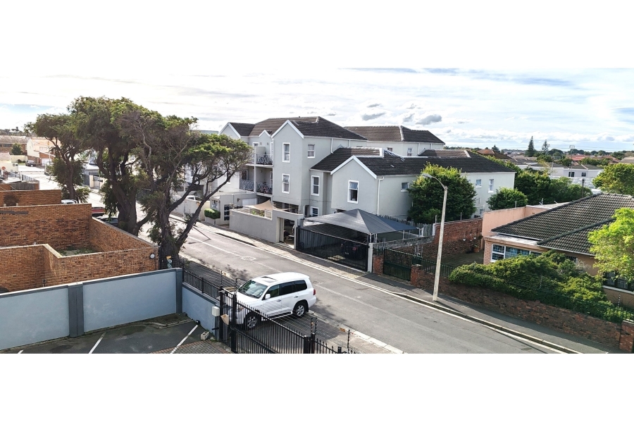1 Bedroom Property for Sale in Heathfield Western Cape